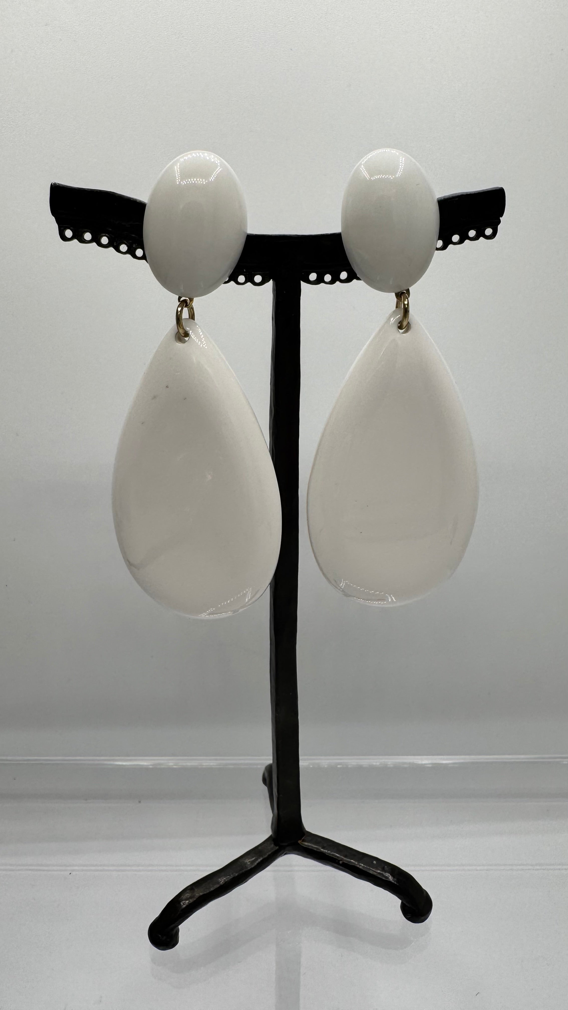 Boucles d’oreilles à clip, résine blanche, modèle Lima taille moyenne