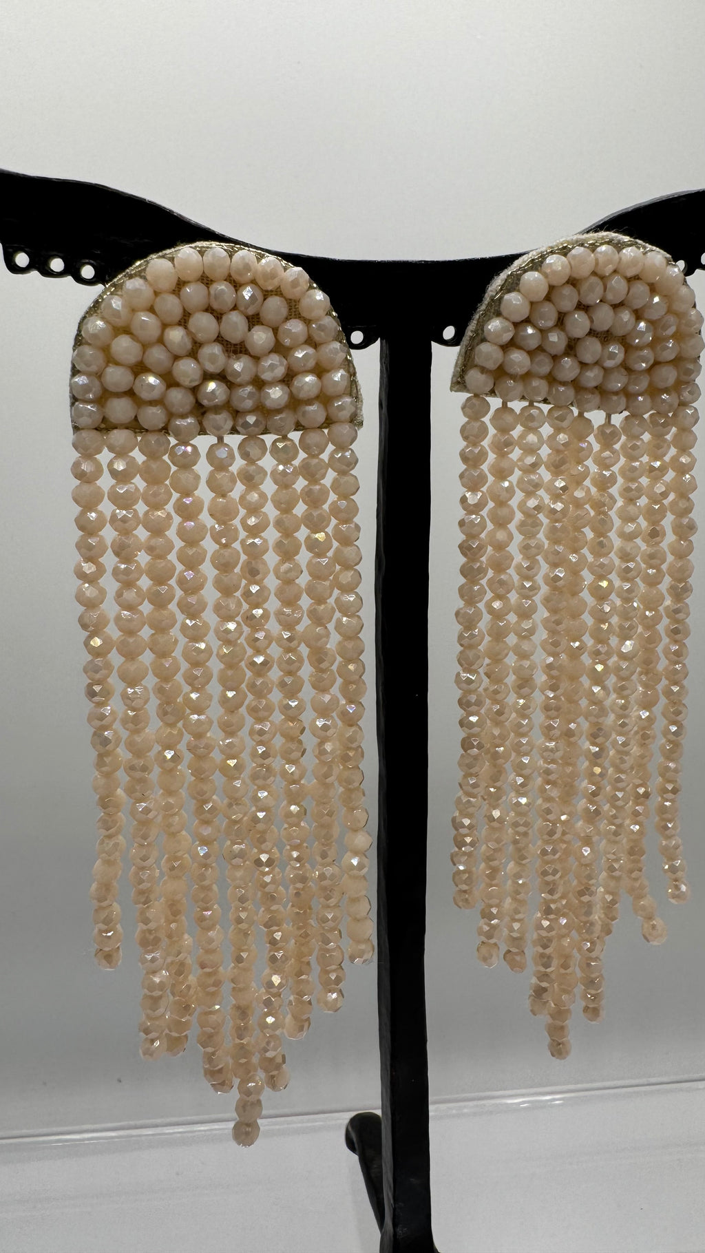 Boucles d’oreilles à clous, perles blanches, modèle long