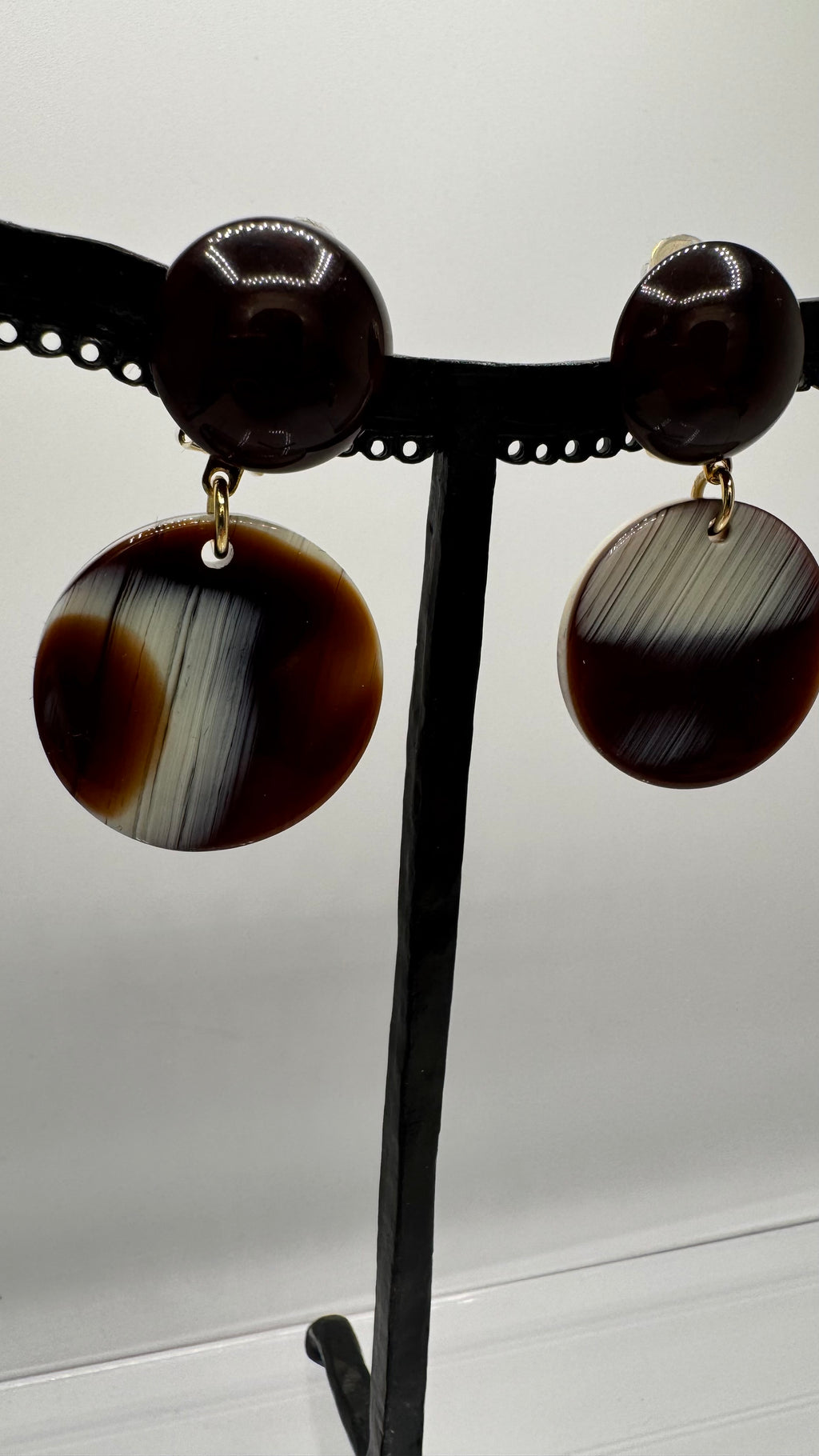 Boucles d’oreilles à clips, plaque acétate de cellulose façon corne, petite taille, légère