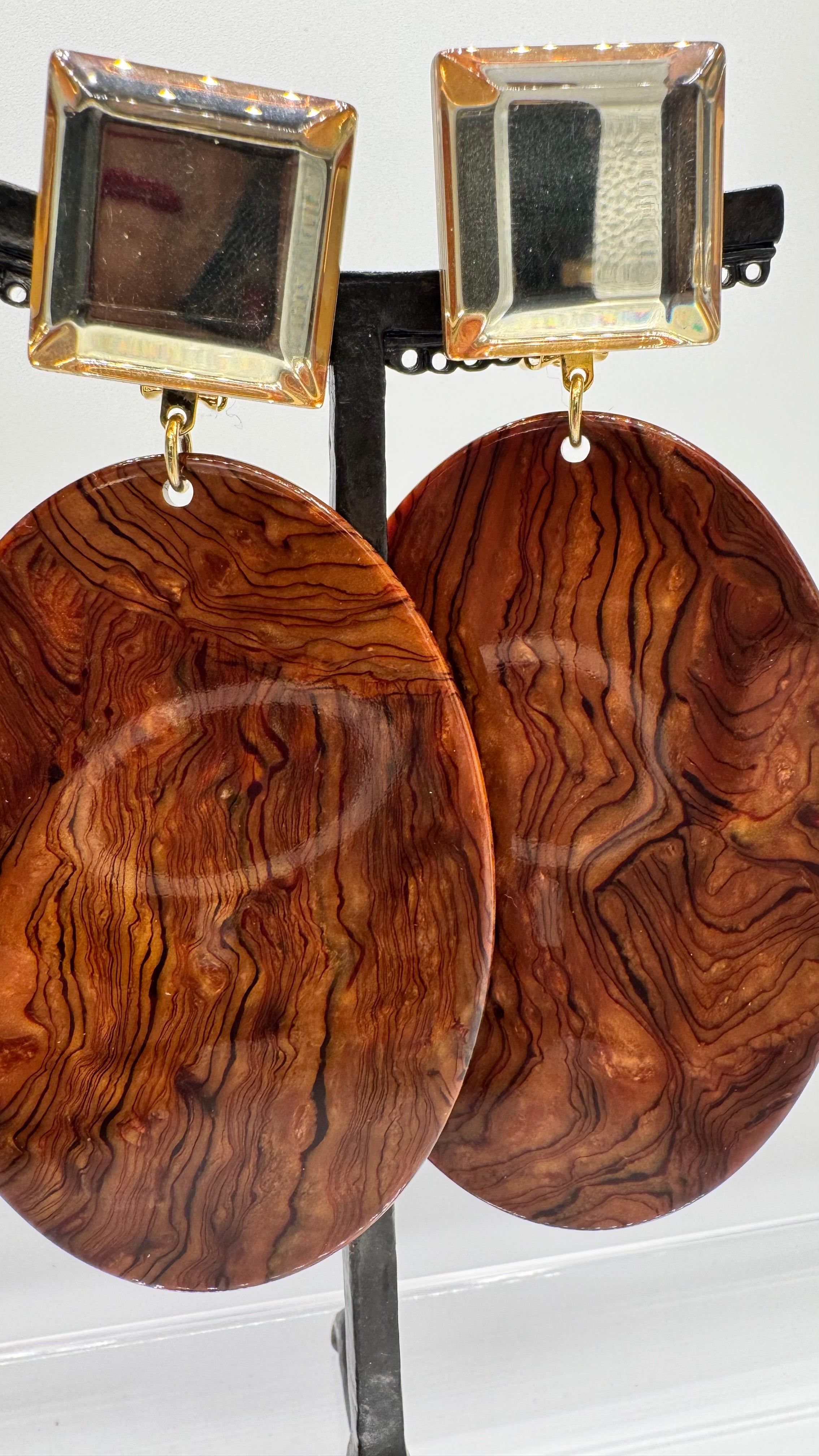 Boucles d’oreilles à clips, cabochon miroir, plaque acétate de cellulose façon bois, grand modèle, leger