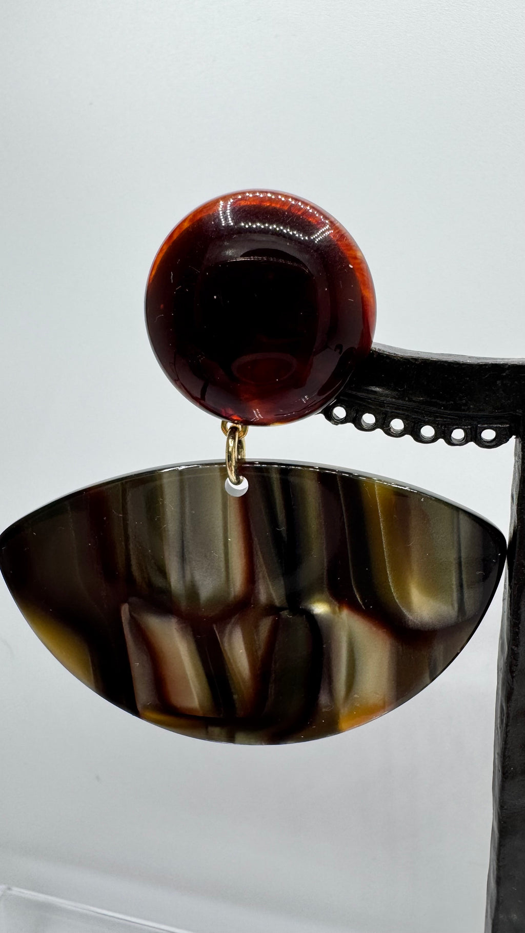 Boucles d’oreilles à clips, plaque acétate de cellulose Onyx, modèle Luna taille moyenne, léger