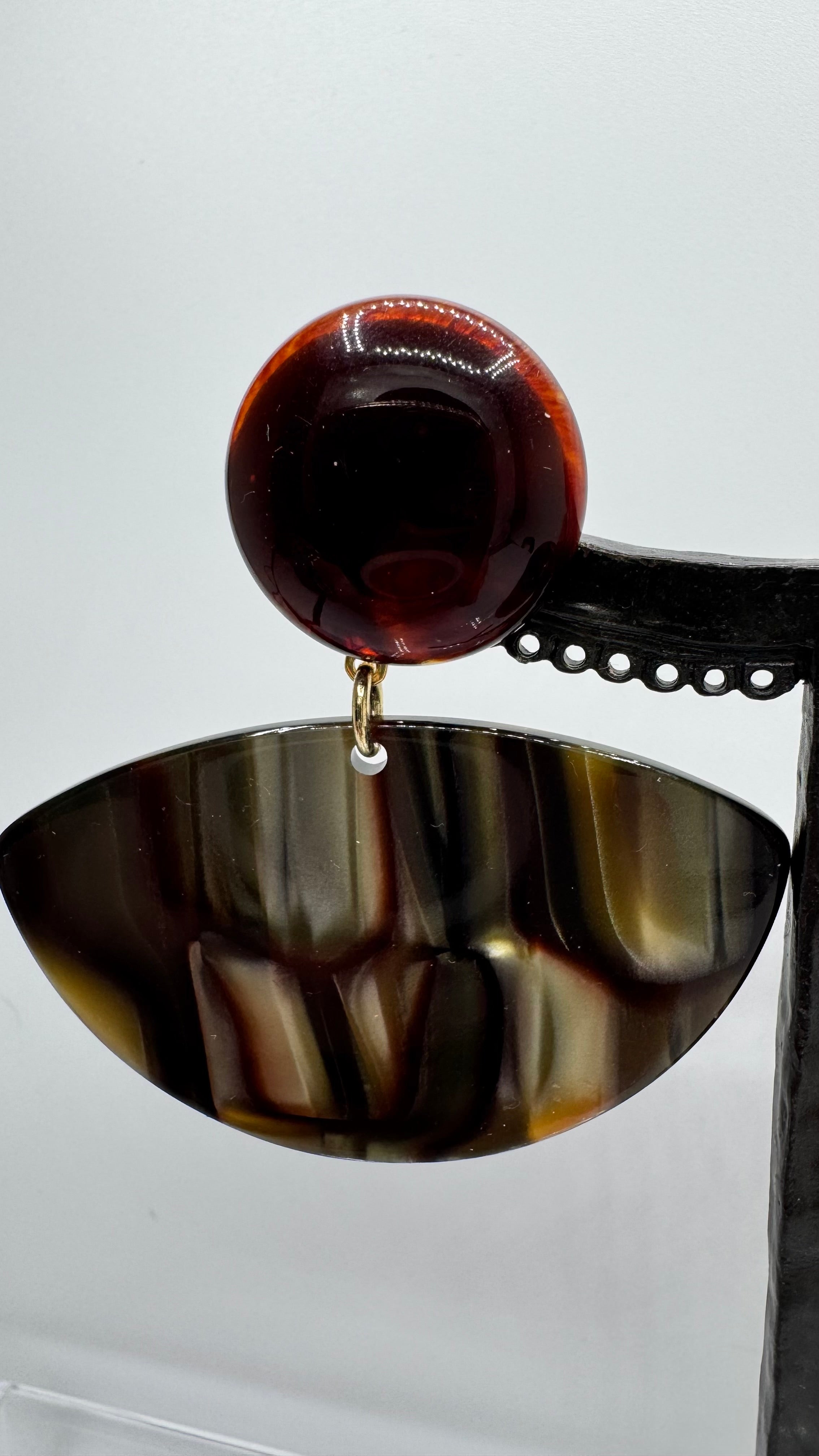 Boucles d’oreilles à clips, plaque acétate de cellulose Onyx, modèle Luna taille moyenne, léger
