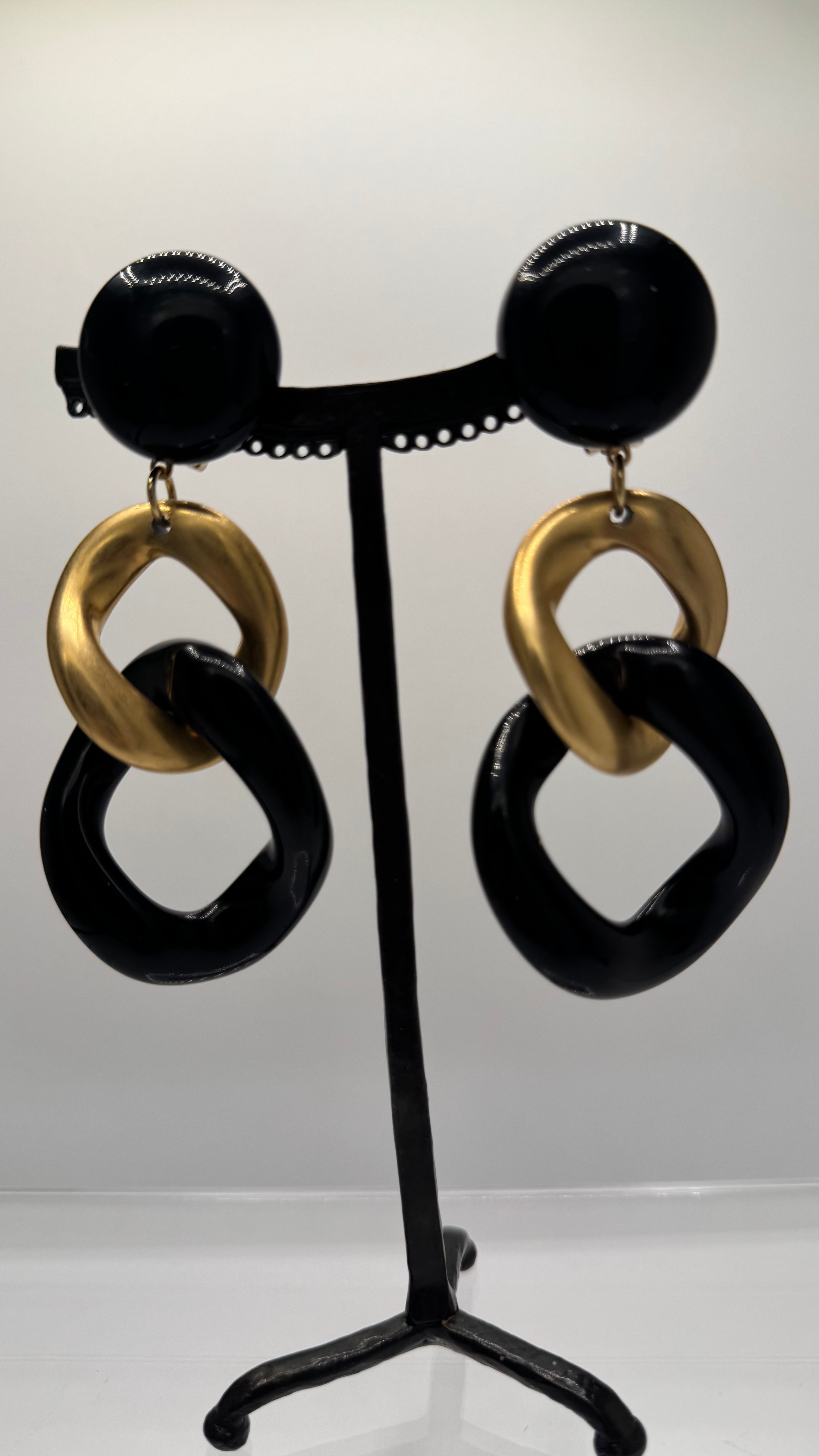 Boucles d’oreilles à clips, 2 maillons or et noir, taille moyenne, léger