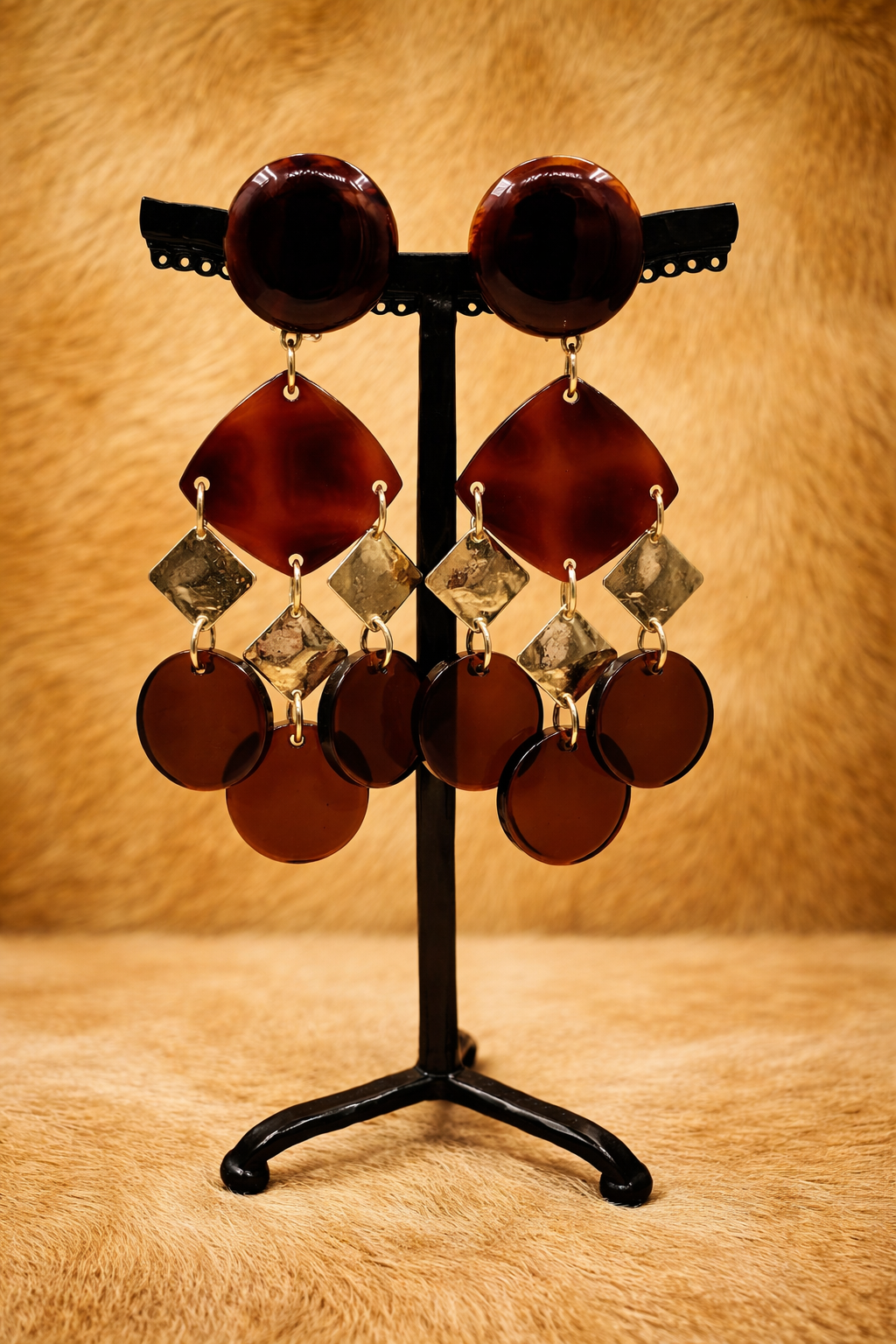 Boucles d’oreilles à clip, pampilles acétate de cellulose ambre et acier rhodié or, modèle taille moyenne et léger