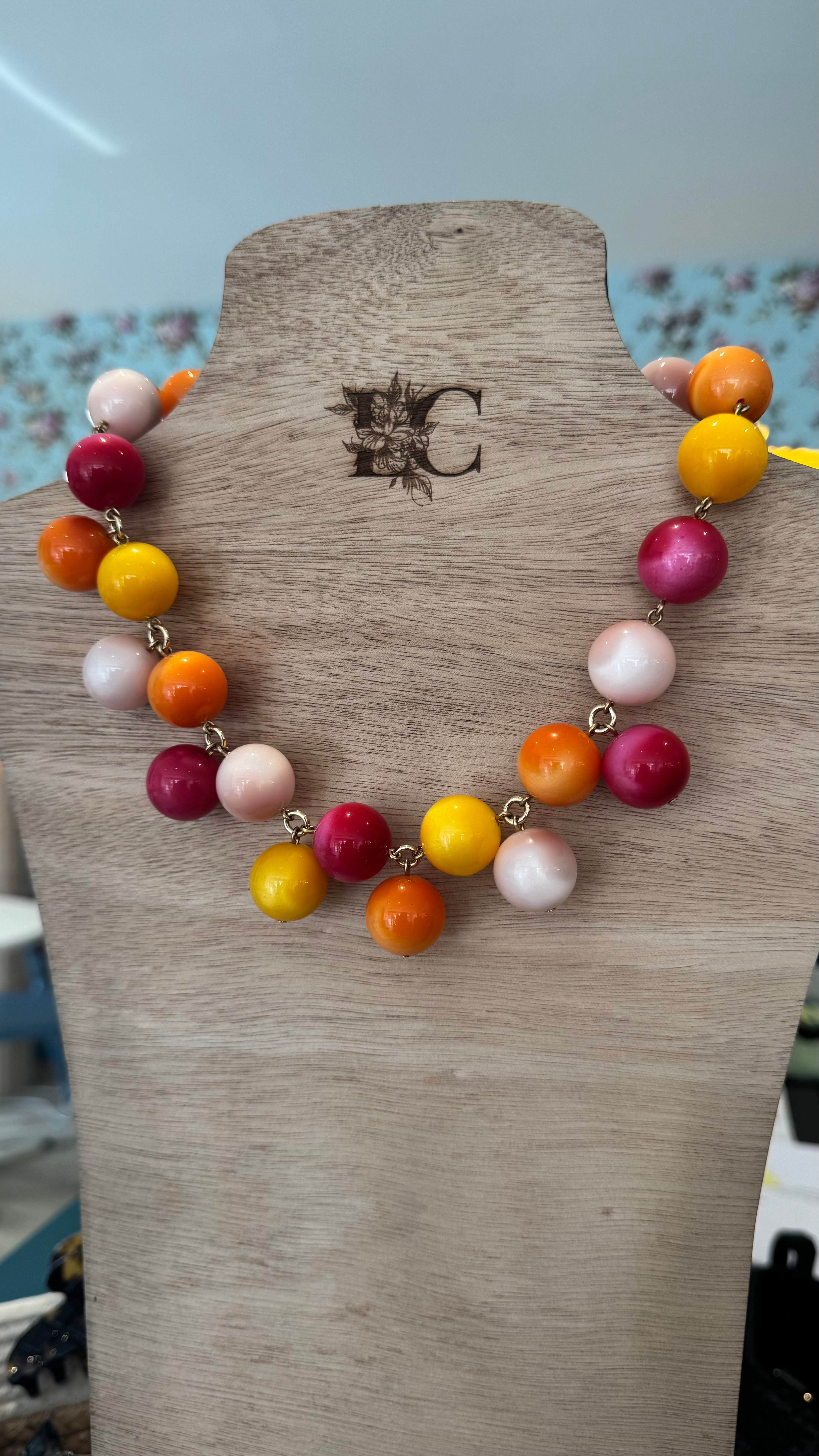 Collier en résine Francine Bramli Paris