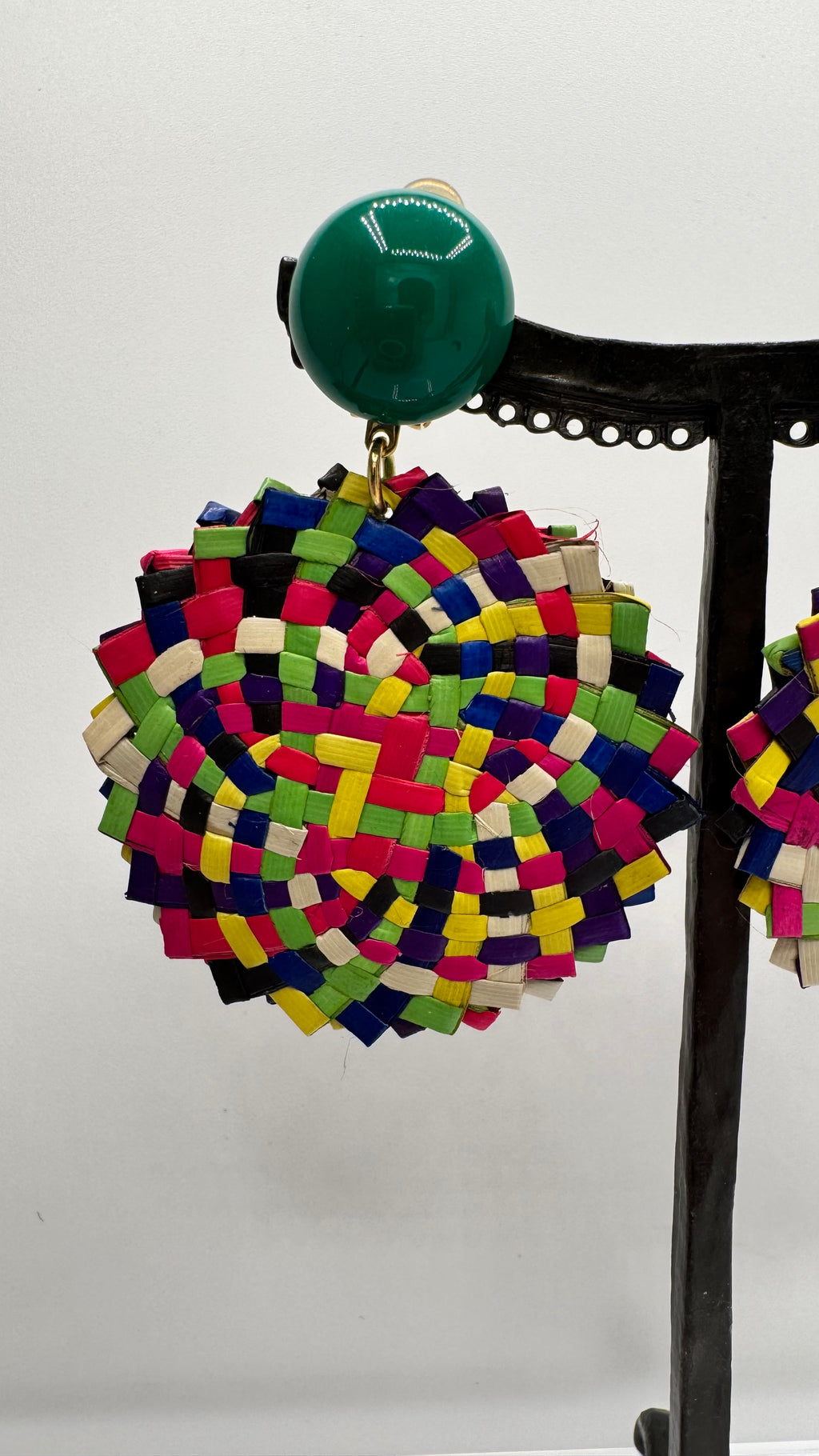 Boucles d’oreilles à clips, raphia, taille moyenne et légère