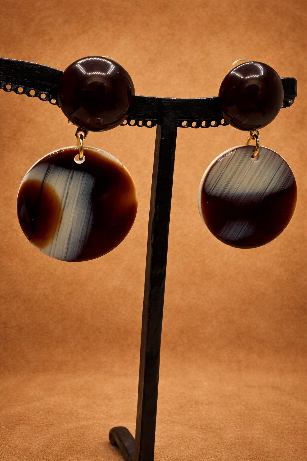 Boucles d’oreilles à clips, plaque acétate de cellulose façon corne, petite taille, légère