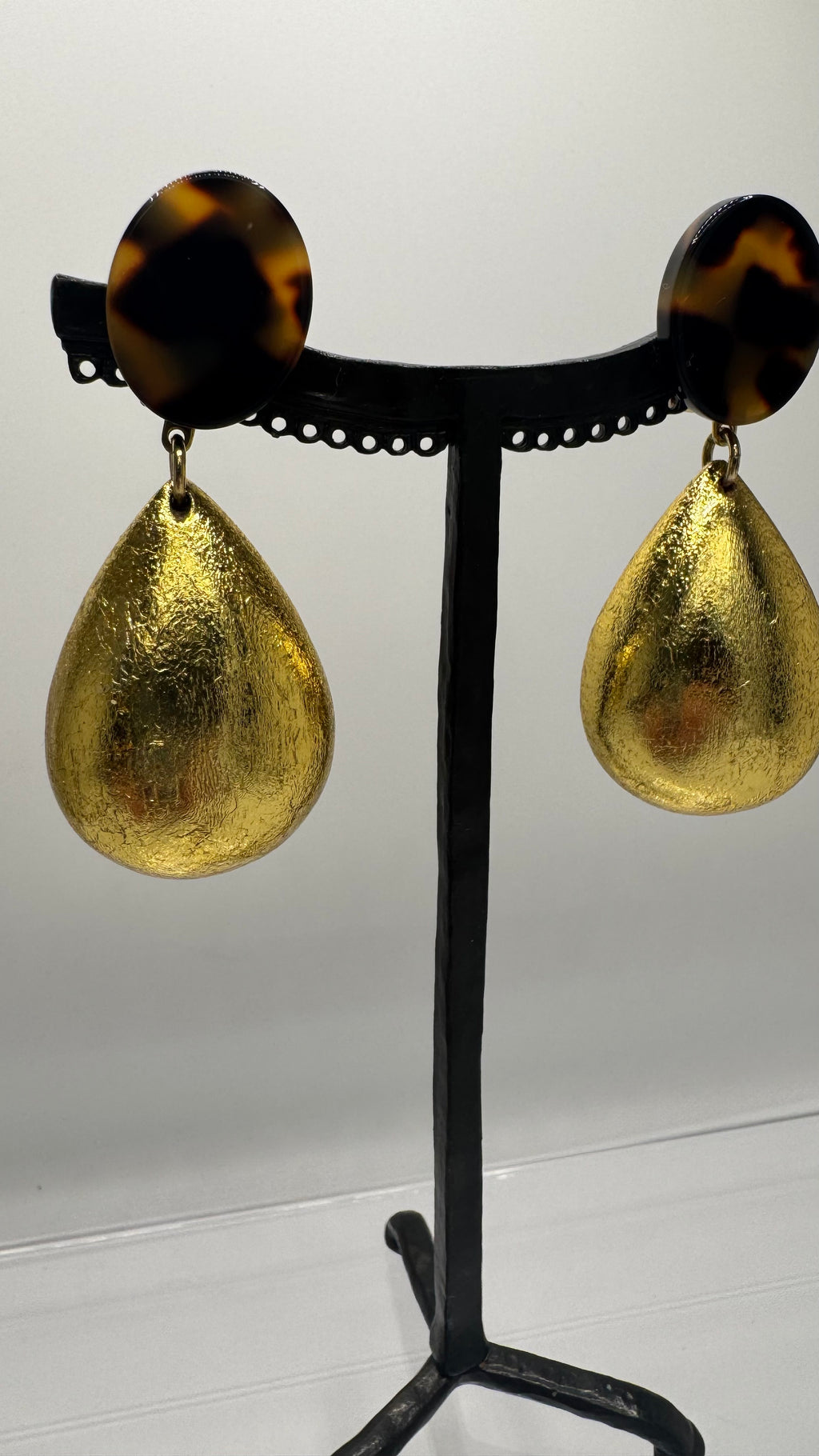 Boucles d’oreilles à clips, plaque Tokyo et feuille d’or, taille moyenne, léger