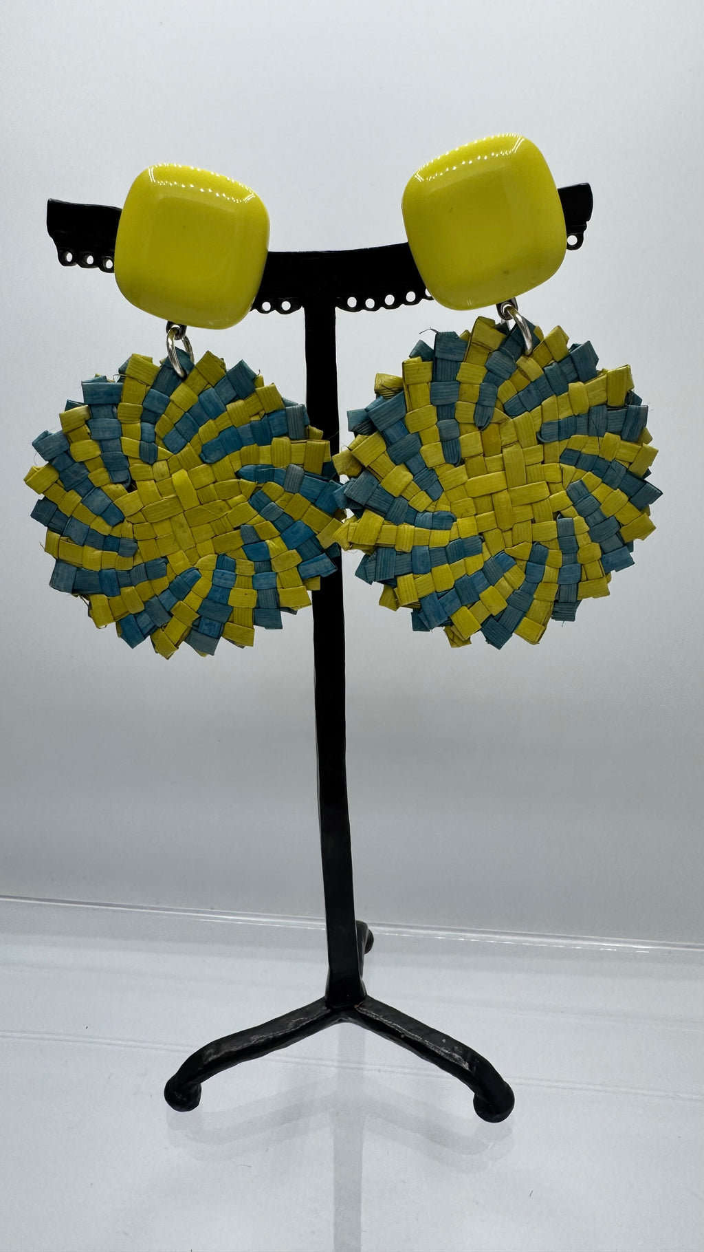 Boucles d’oreilles à clips, raphia et résine anis et turquoise, taille moyenne, légère