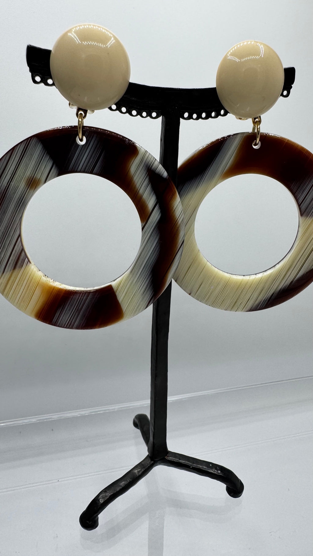Créoles à clips en acétate de cellulose façon corne, taille moyenne, léger