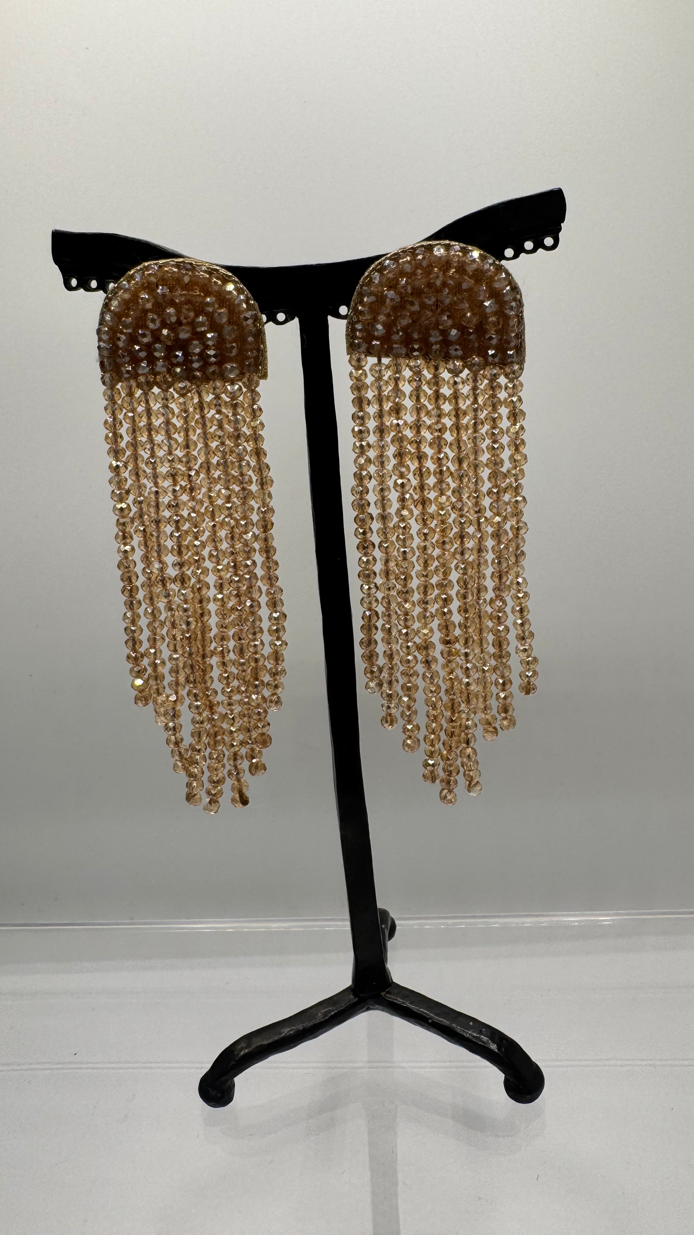 Boucles d’oreilles à clous, perles dorées, modele long