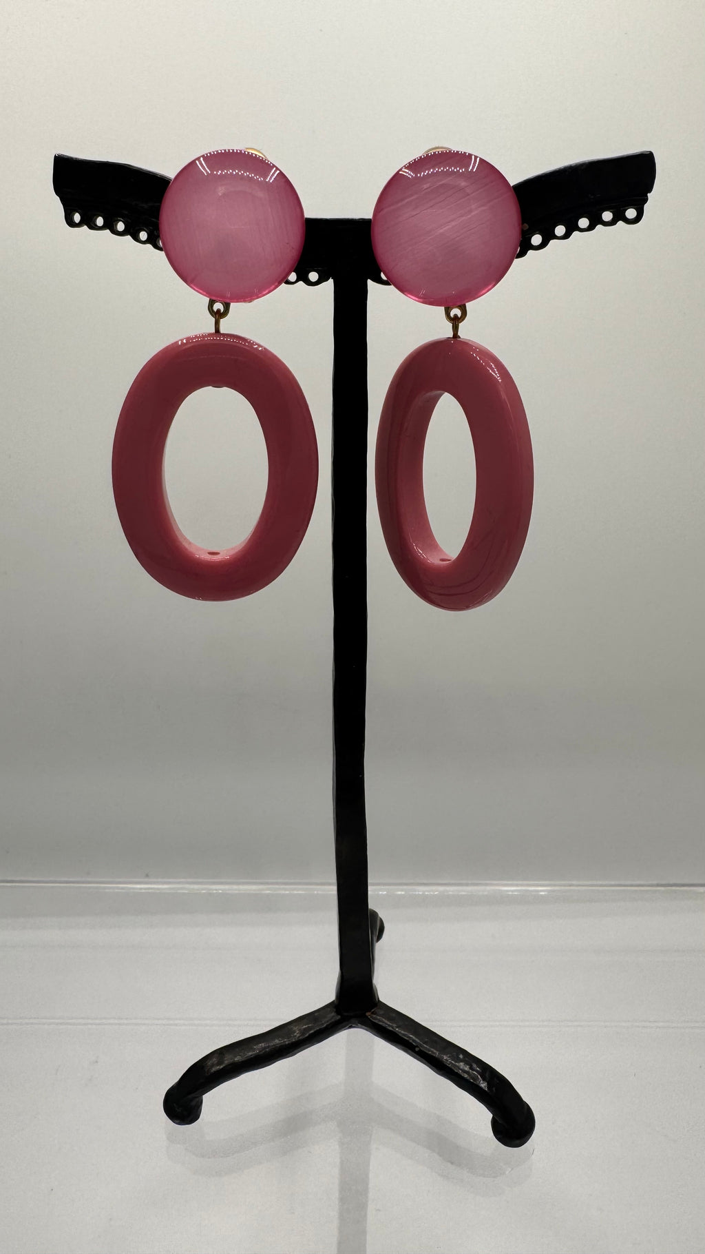 Boucles d’oreilles à clips, résine rose, taille moyen, léger