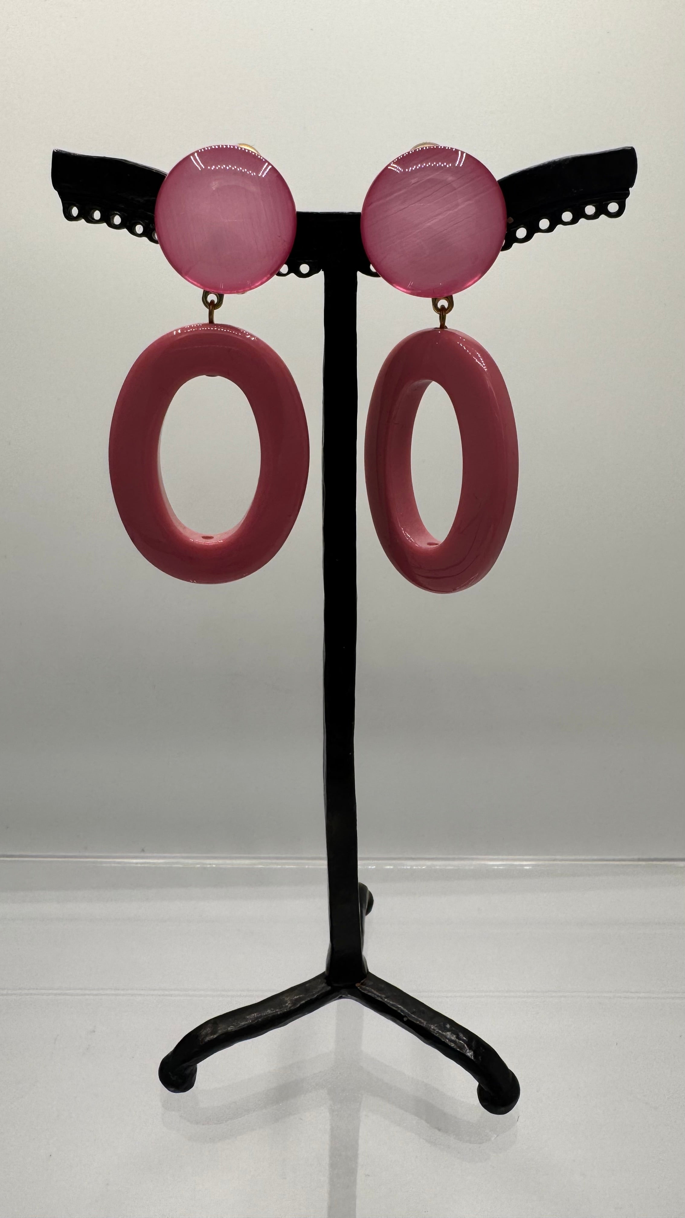 Boucles d’oreilles à clips, résine rose, taille moyen, léger