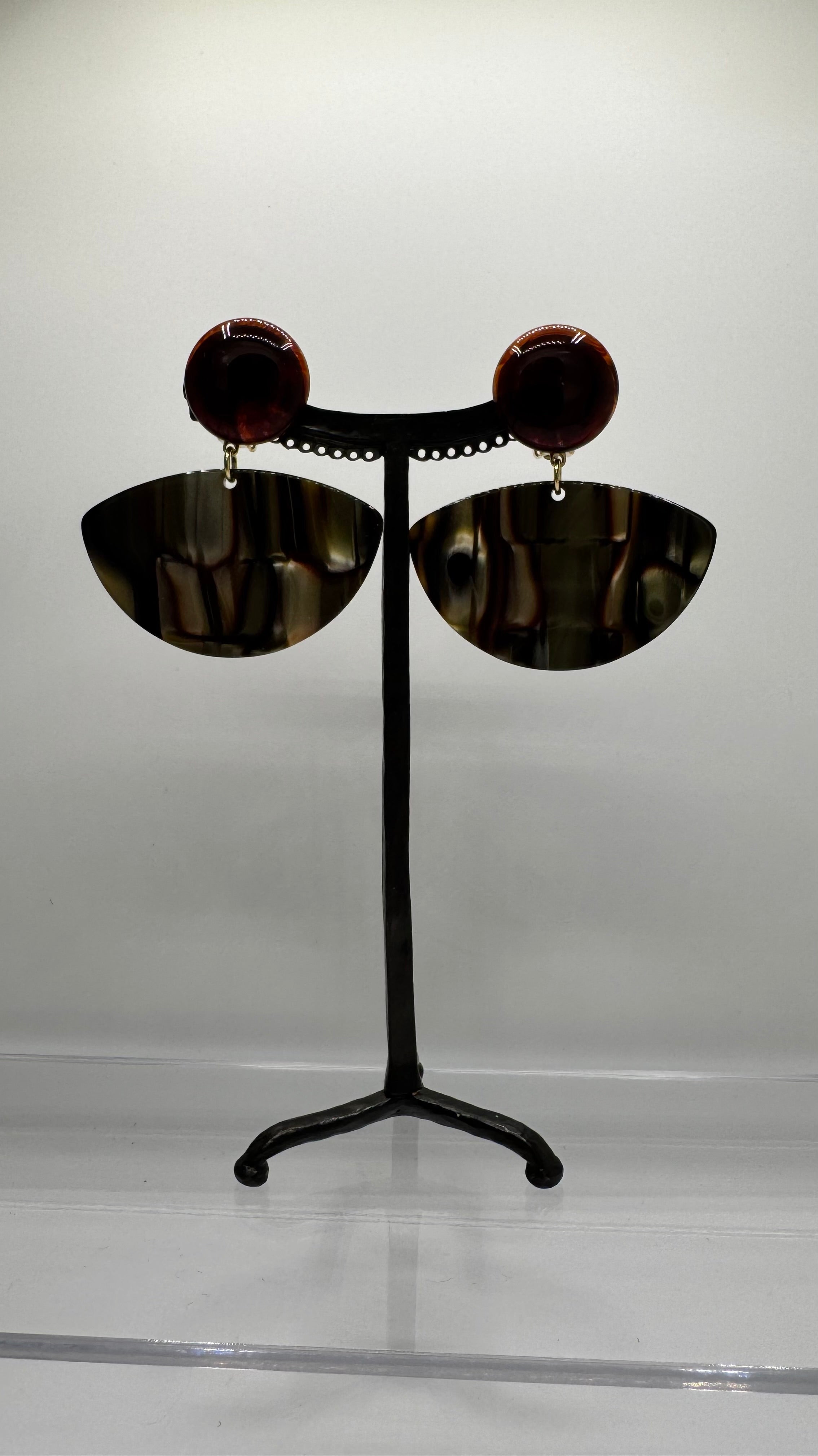 Boucles d’oreilles à clips, plaque acétate de cellulose Onyx, modèle Luna taille moyenne, léger