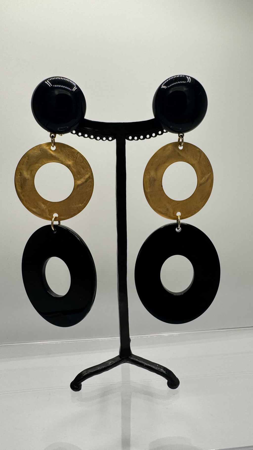 Boucles d’oreilles à clips, résine et or rhodié mat, long, grand modèle, léger