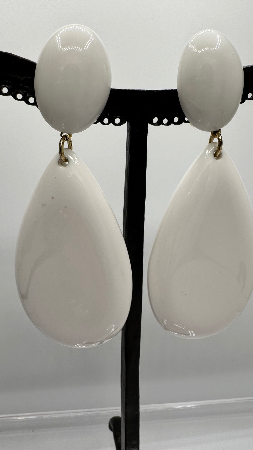 Boucles d’oreilles à clip, résine blanche, modèle Lima taille moyenne