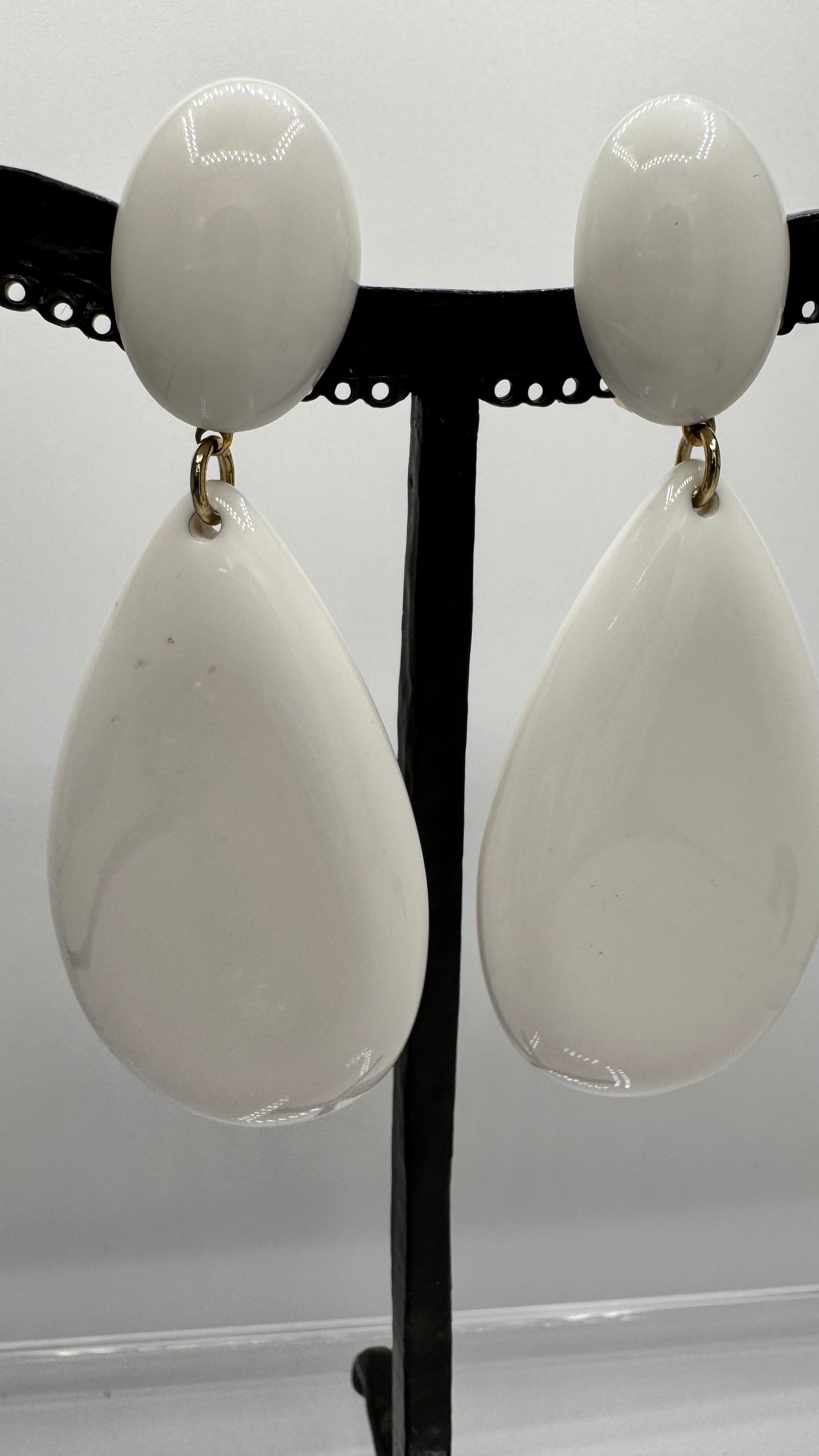 Boucles d’oreilles à clip, résine blanche, modèle Lima taille moyenne