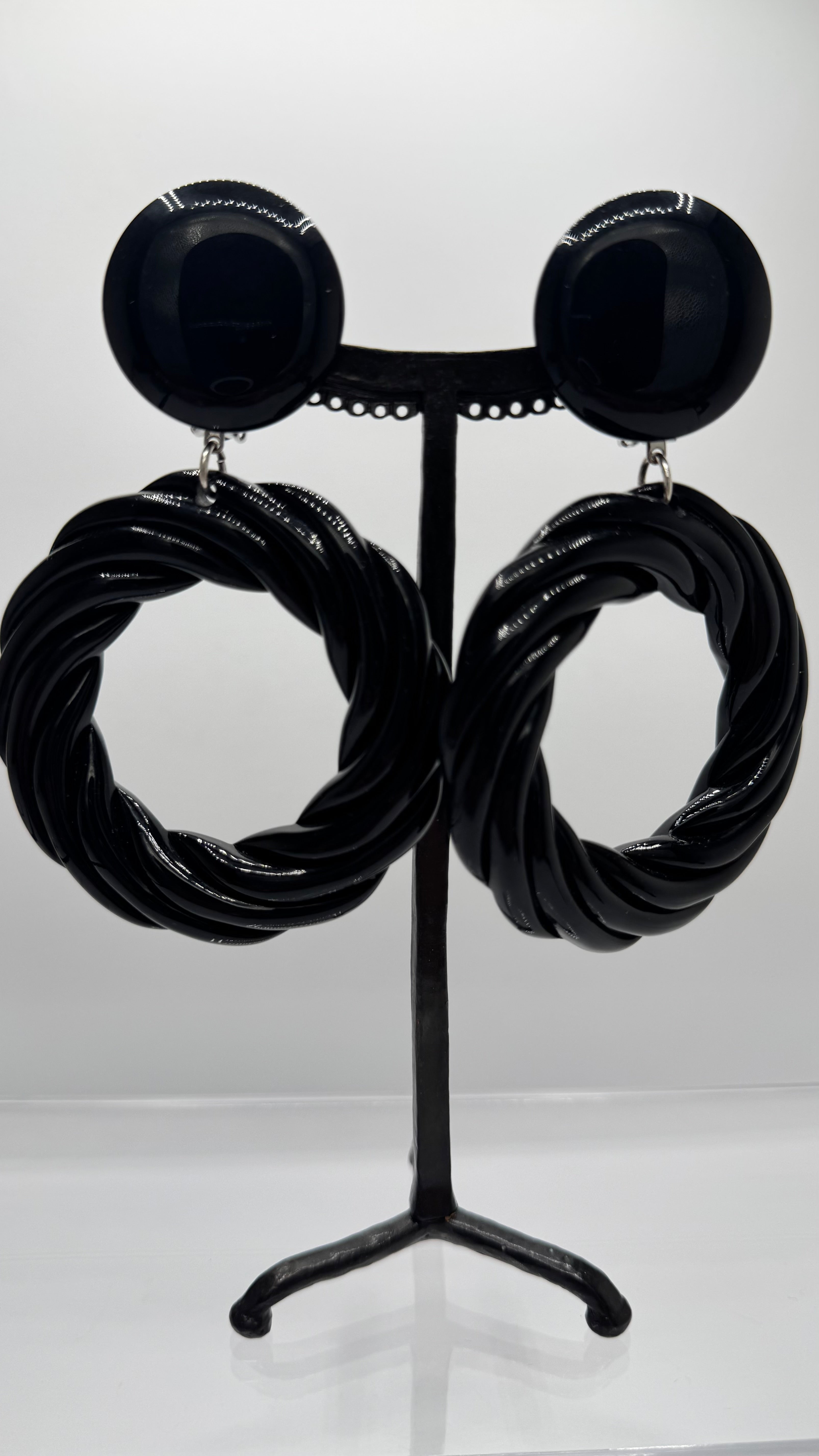 Boucles d’oreilles à clips, résine noir, grand taille