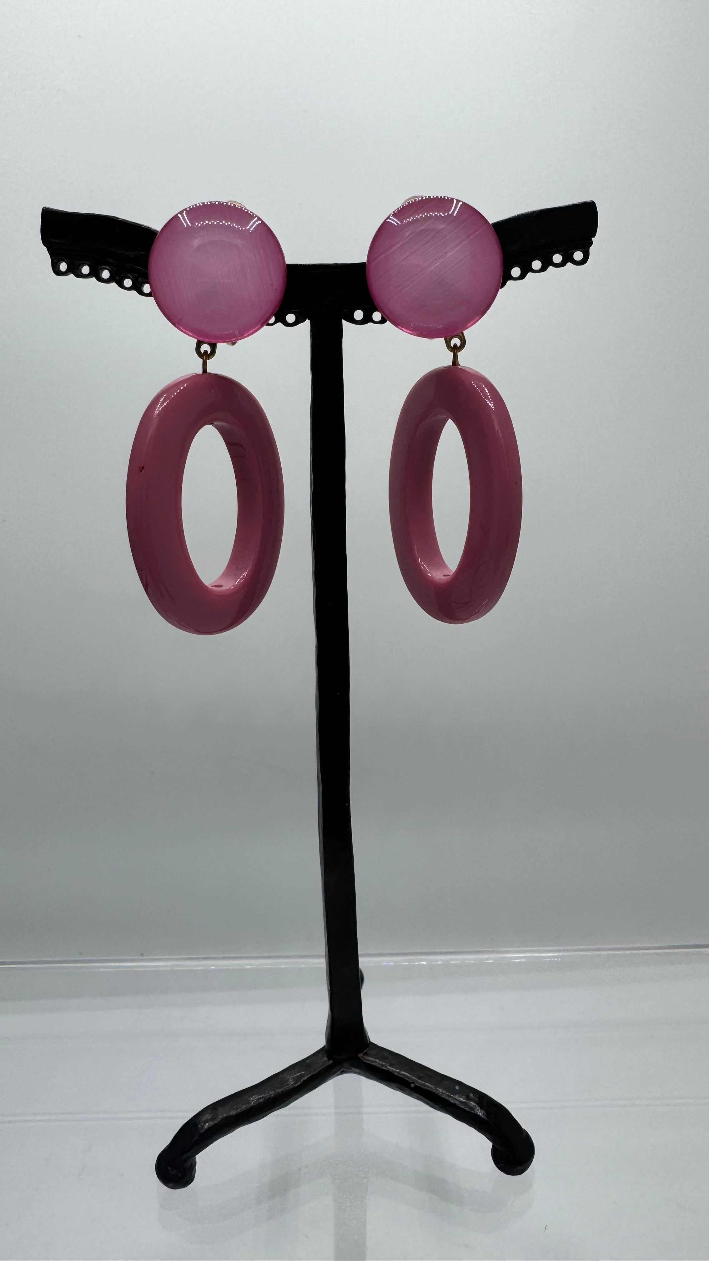 Boucles d’oreilles à clips, résine rose, taille moyen, léger