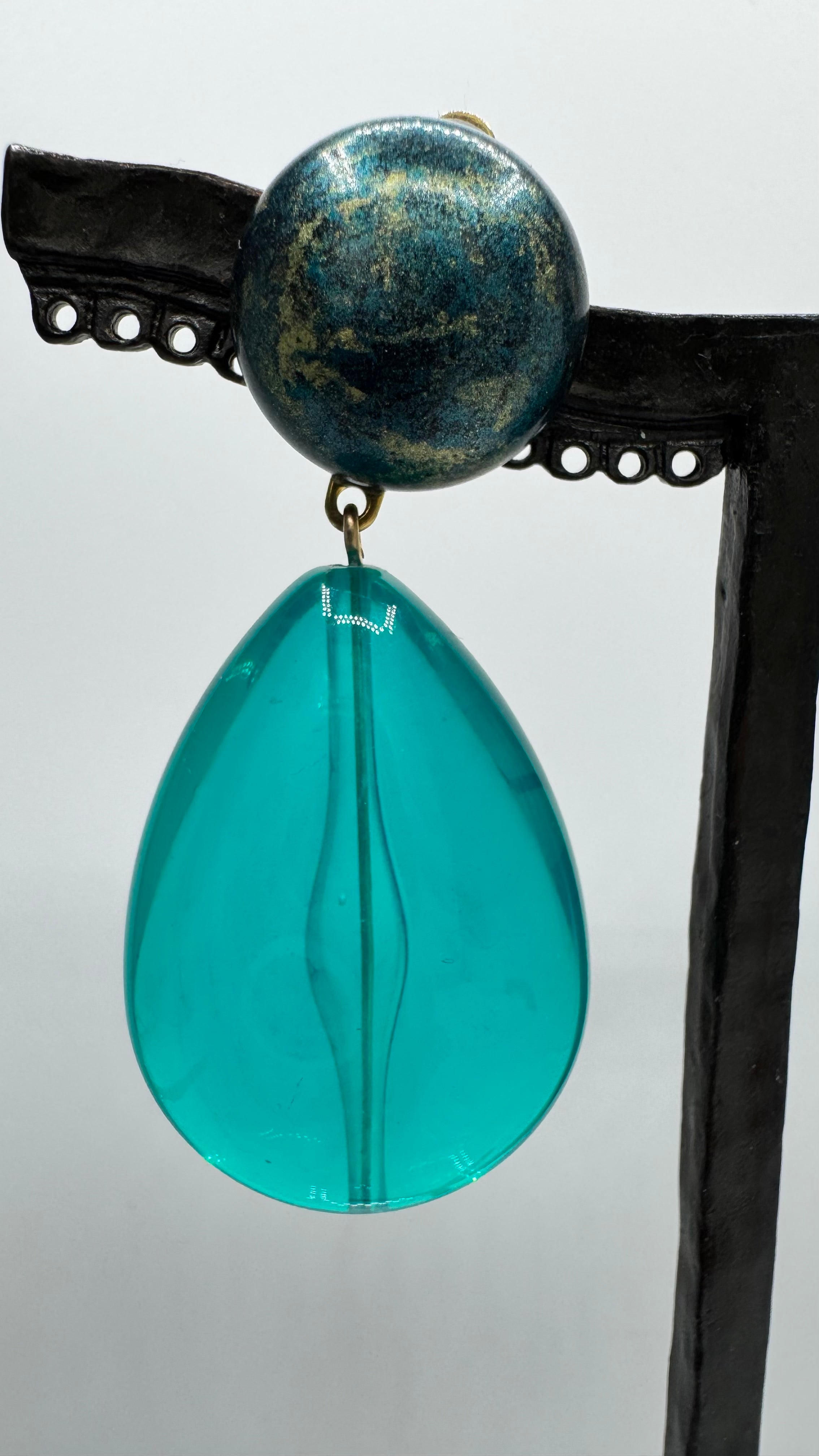Boucles d’oreilles à clips, résine translucide turquoise, petit modèle Cuba, légère