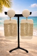 Boucles d’oreilles à clips, résine ivoire et raphia naturel, modèle taille moyenne