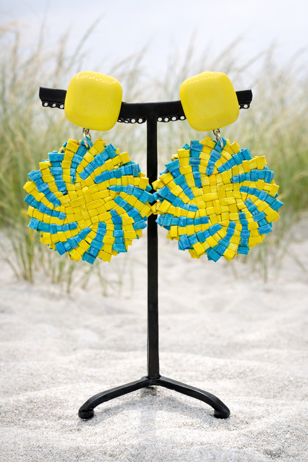 Boucles d’oreilles à clips, raphia et résine anis et turquoise, taille moyenne, légère